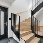 Apartment U Buku