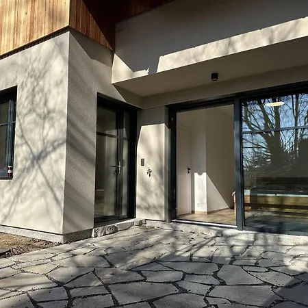 Apartment U Buku